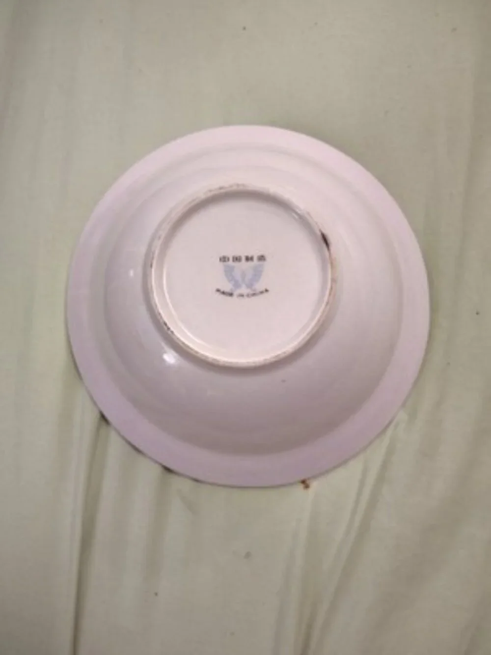 VICTORIAN ROSE STYLE EMBOSSED FLORAL BLUE RIM STONEWARE SOUP BOWL